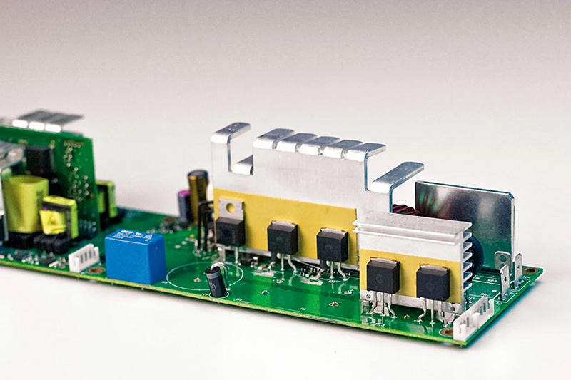 利用高导热绝缘片，实现卓越的散热管理。