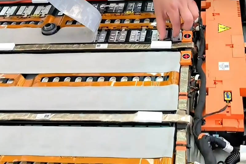 遏制热失控：新能源汽车专用绝缘片