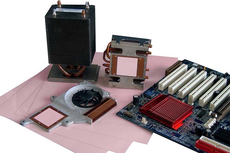 Phase Change PCM VS Traditional Heat Sinks.jpg